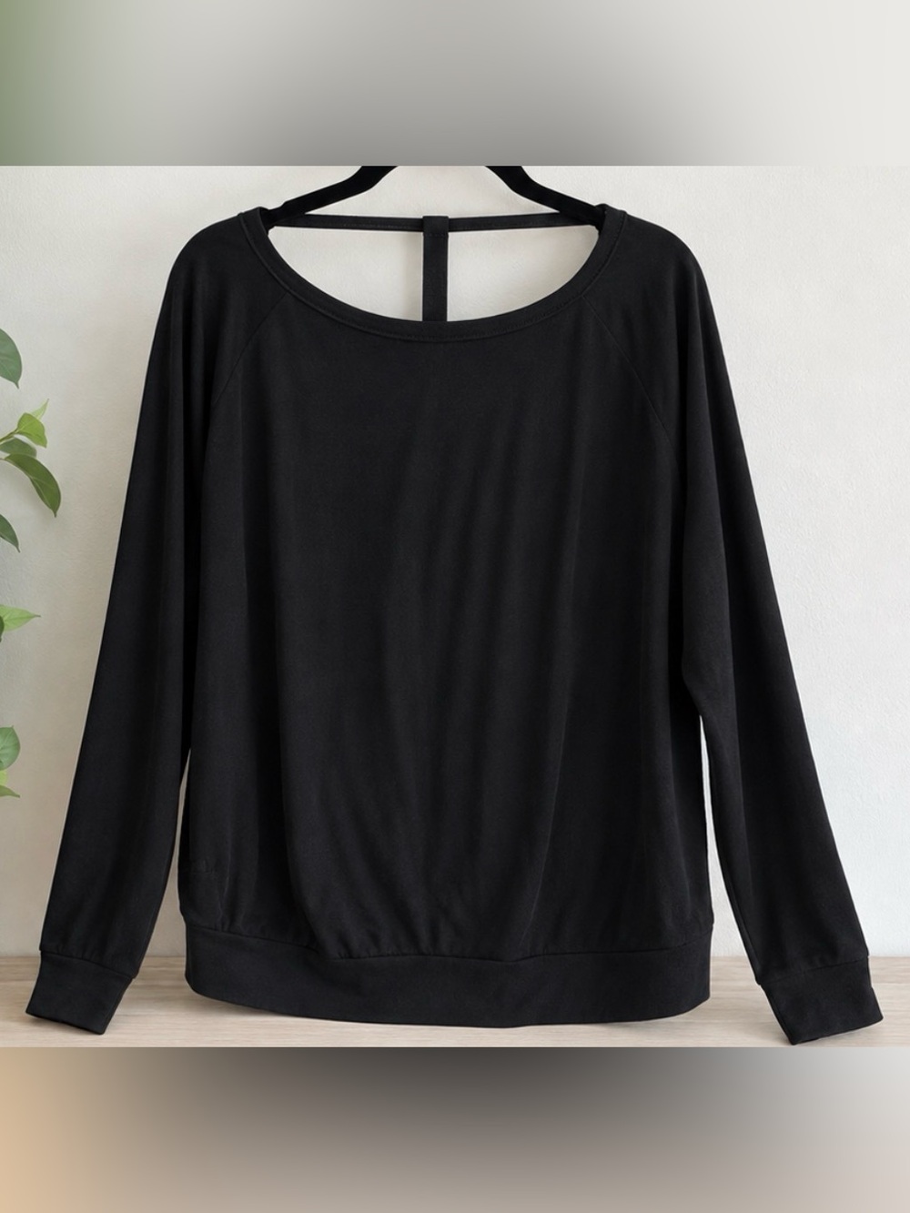 Reign X Black Long-Sleeve Open-Back Top – Women’s 3XL